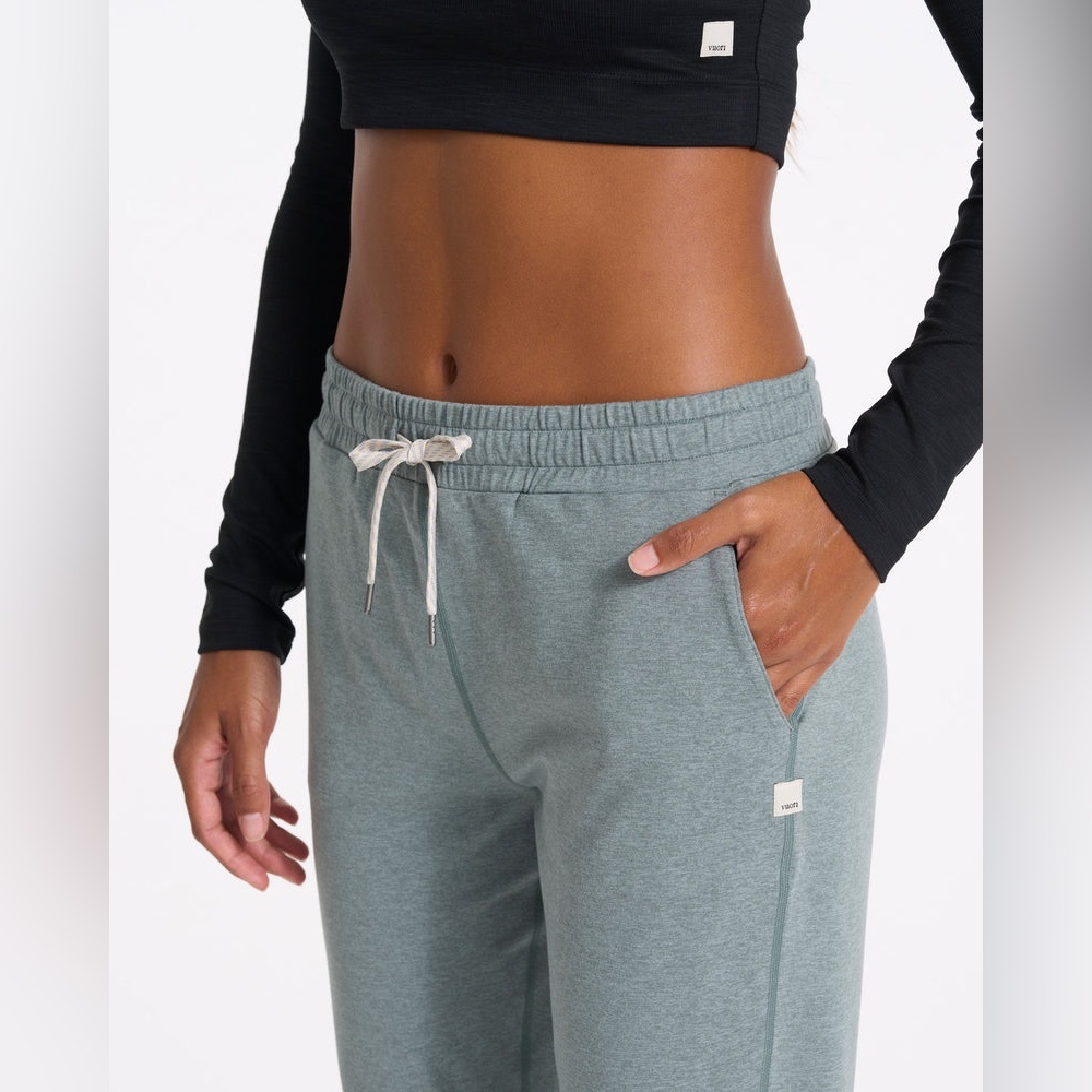 Vuori DreamKnit Performance Jogger - Stormy Heather Color